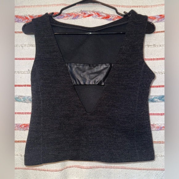 Banana Republic Black Tank Top - Size 4 - Picture 2 of 7